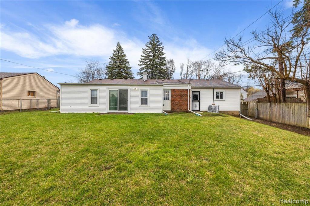 43 FERNBARRY Drive, Waterford, MI 48328 — Photo 8