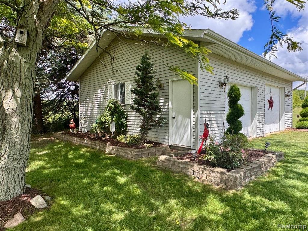 6686 Schott Road, Mayville Vlg, MI 48744 — Photo 7
