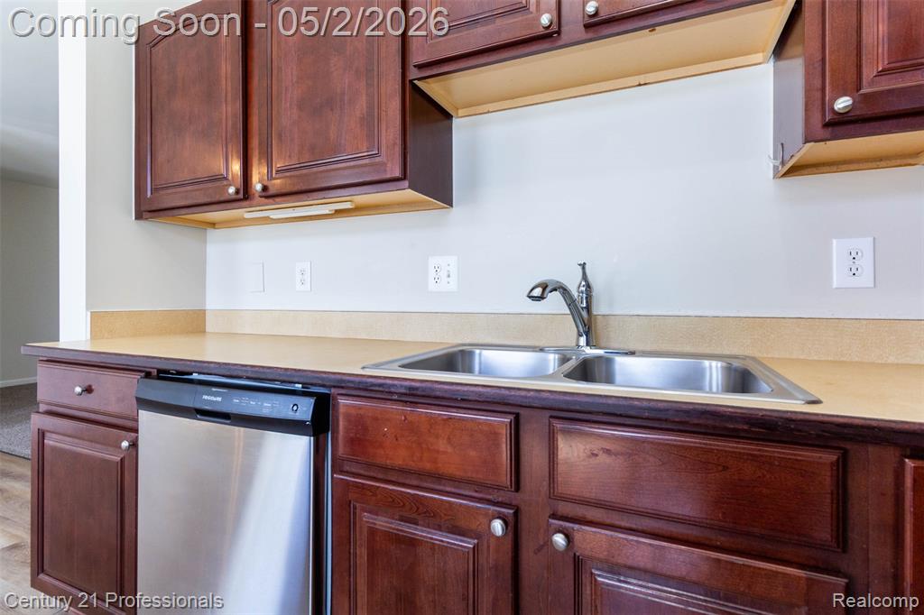 955 Sandalwood Drive, Troy, MI 48085 — Photo 15