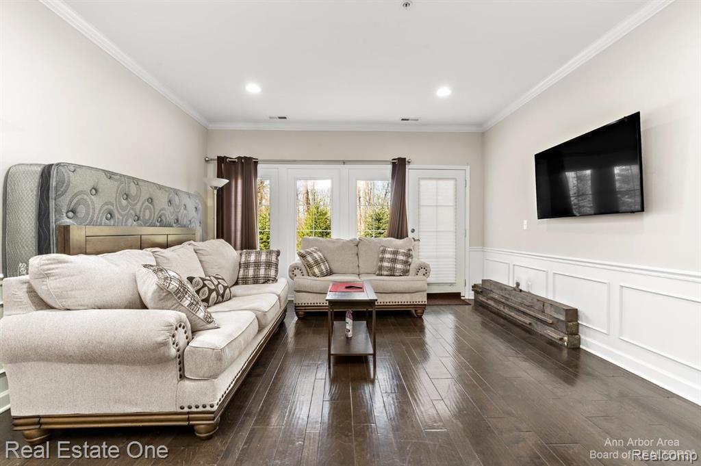 5570 ARBOR CHASE Drive, Ann Arbor, MI 48103 — Photo 11