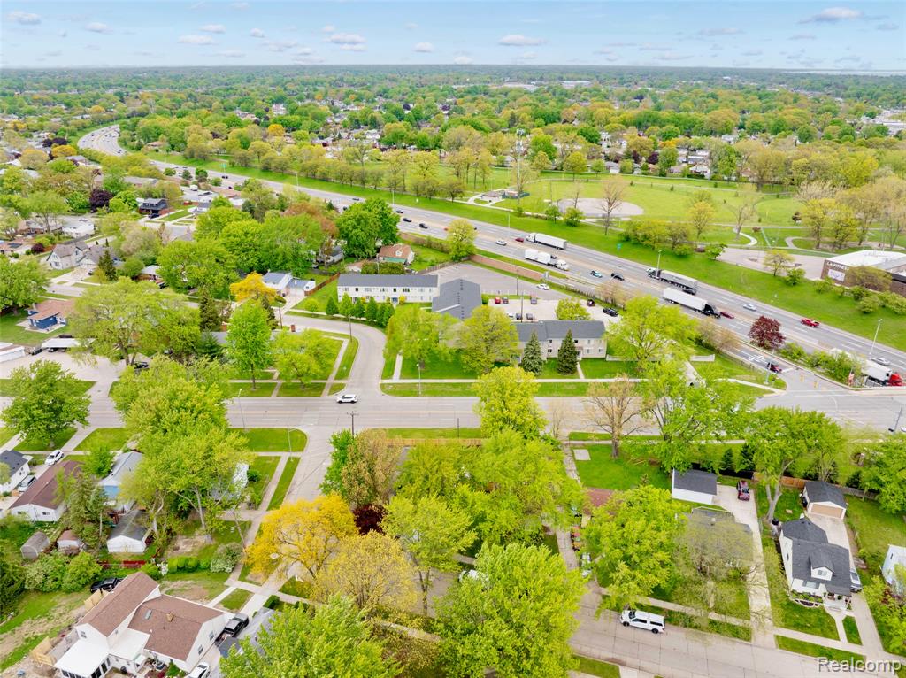 20505 Ridgemont Road, Harper Woods, MI 48225 — Photo 46