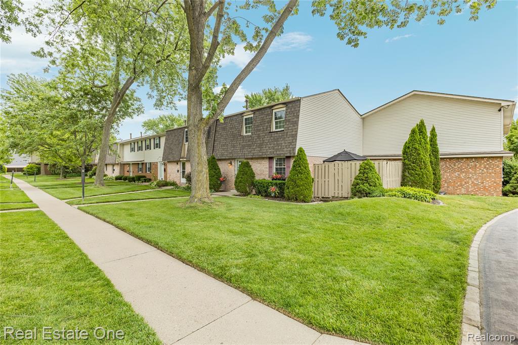 959 Kirts Boulevard, Troy, MI 48084 — Photo 49