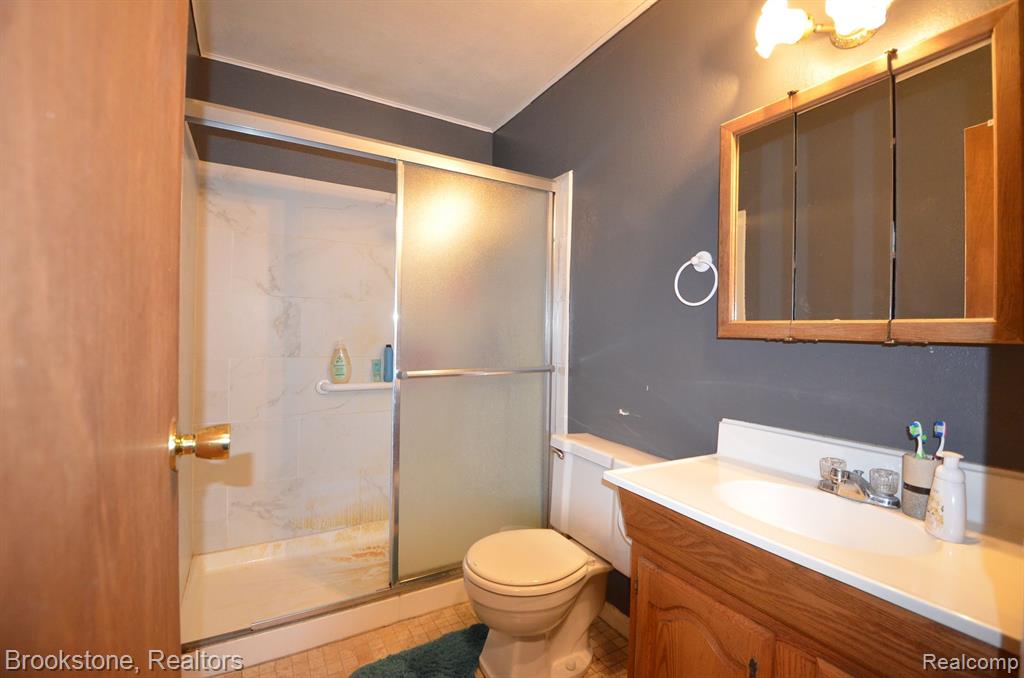 10083 HEGEL Road, Goodrich Vlg, MI — Photo 38
