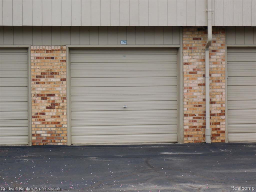 3915 Lone Pine Road, 100, West Bloomfield, MI 48323 — Photo 6