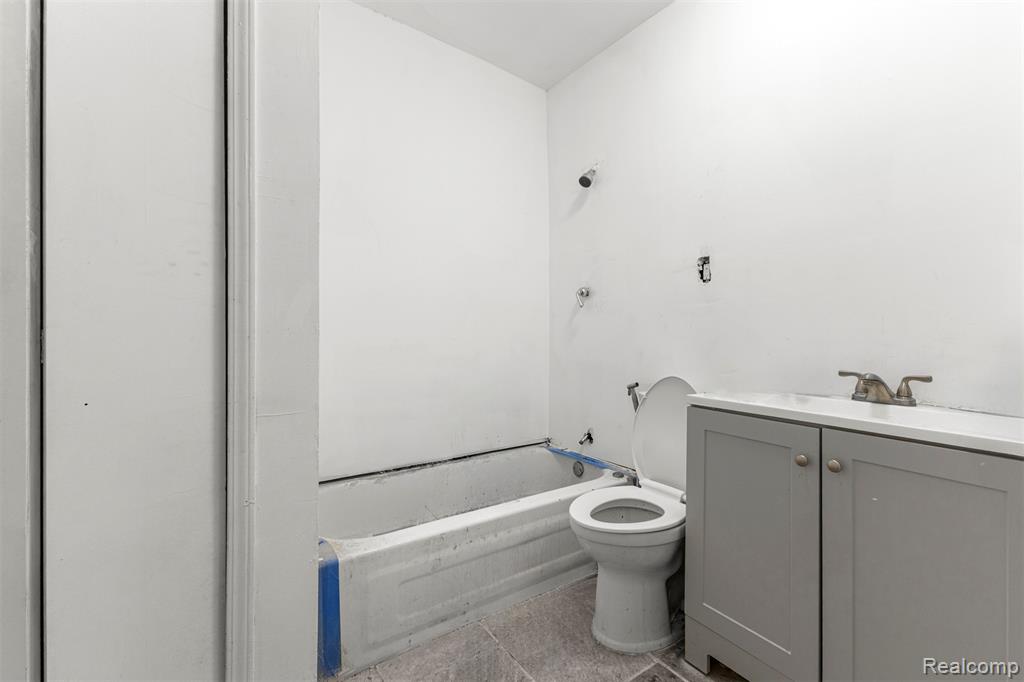 19420 W Warren Avenue, Detroit, MI 48228 — Photo 36