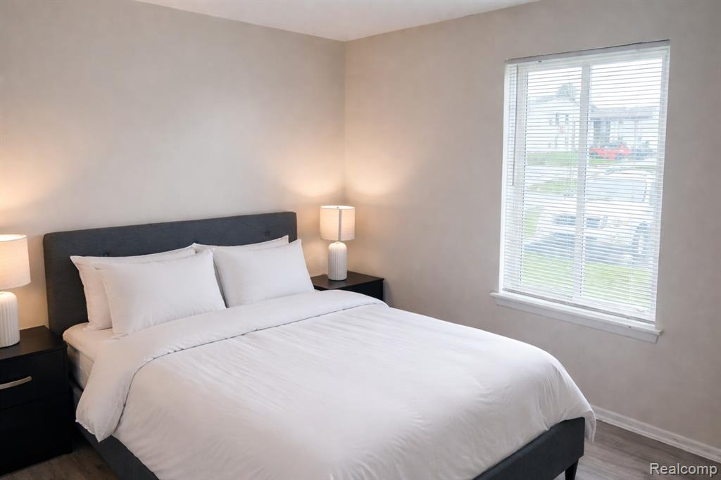 10052 Allen Pointe Drive, Allen Park, MI 48101 — Photo 15