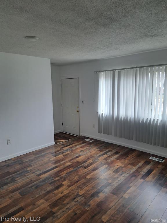 1216 WOODGLEN Avenue, Ypsilanti, MI 48198 — Photo 6