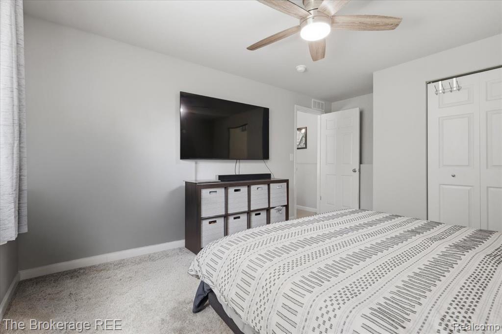 223 Creek Pointe Circle, Durand, MI 48429 — Photo 33