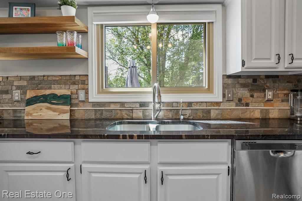 10124 Royce Drive, South Lyon, MI 48178 — Photo 9