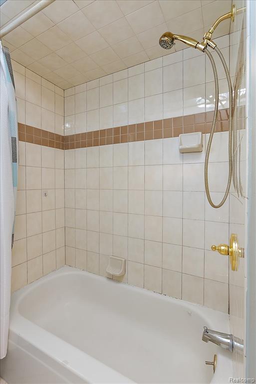 5242 Mansfield Avenue, Sterling Heights, MI 48310 — Photo 22