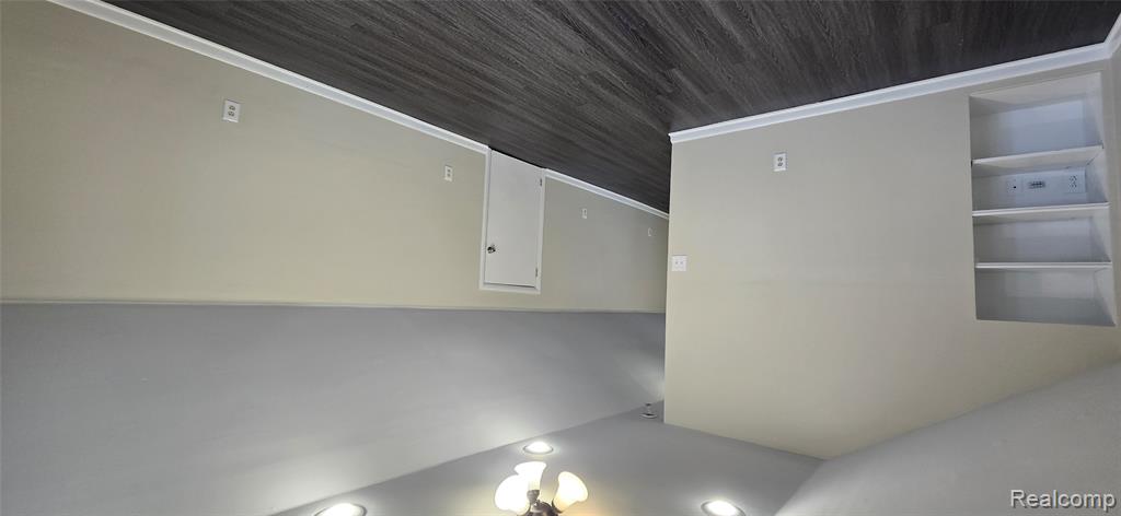 8669 Grayfield Street, Dearborn Heights, MI 48127 — Photo 13