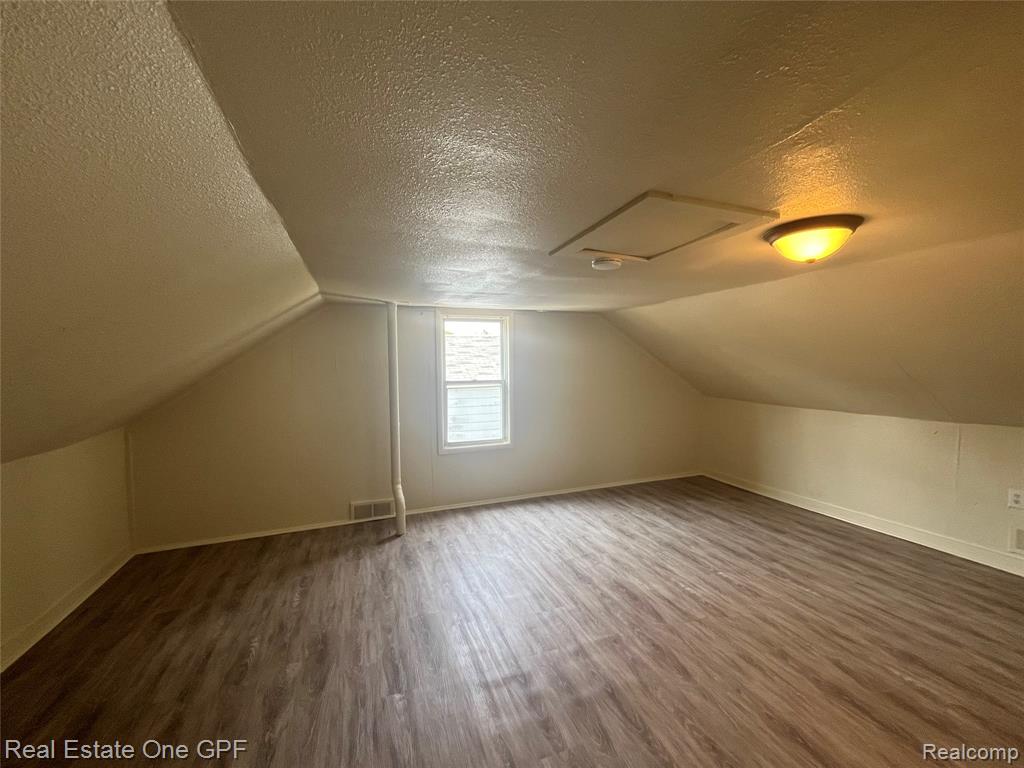 8679 CHALMERS Avenue, Warren, MI 48089 — Photo 15