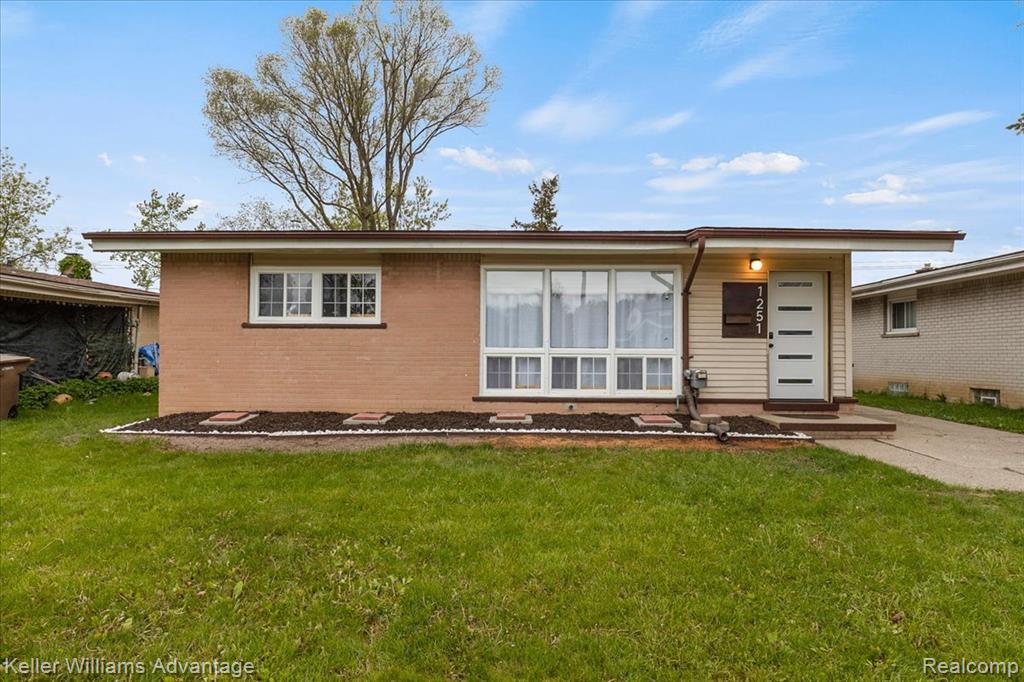 1251 Dufrain Avenue, Pontiac, MI 48342 — Photo 27