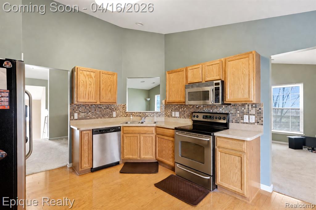 26625 Kirkway Circle, Woodhaven, MI 48183 — Photo 8