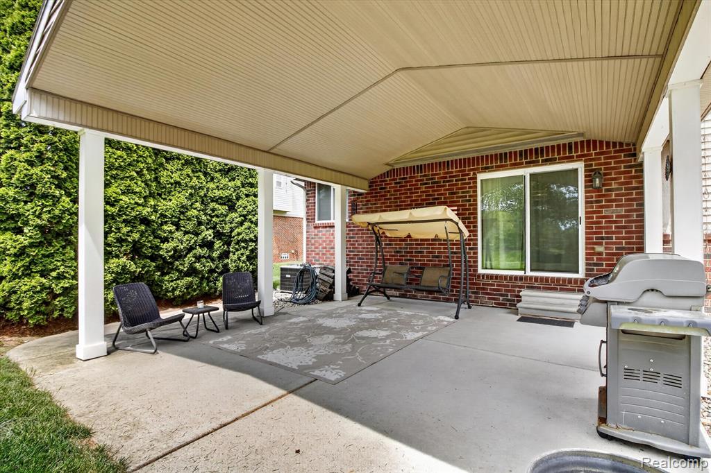 49271 Laguna Drive, Van Buren, MI 48111 — Photo 57