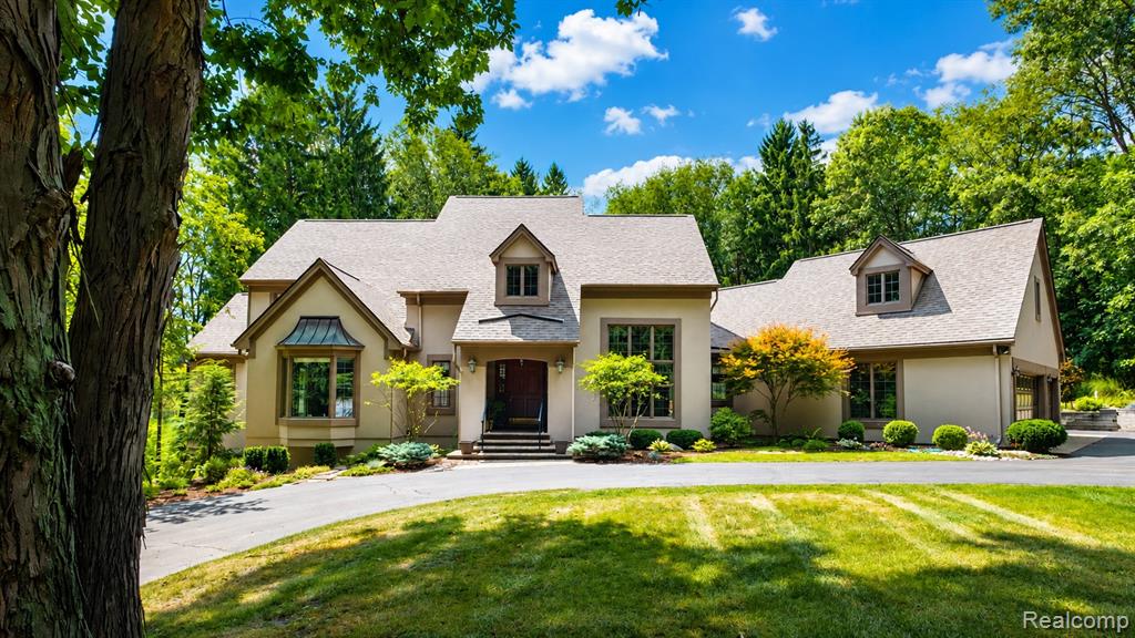 13130 Pine Meadow Drive, Fenton, MI 48430