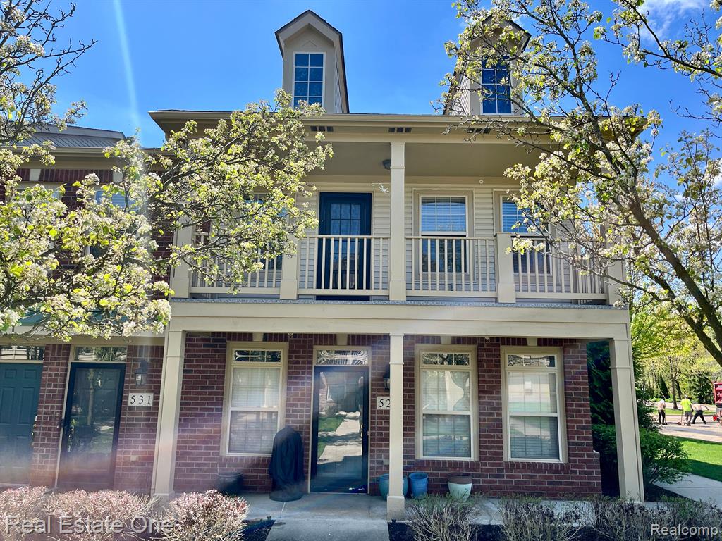 531 RED OAK Court, Walled Lake, MI 48390 — Photo 2