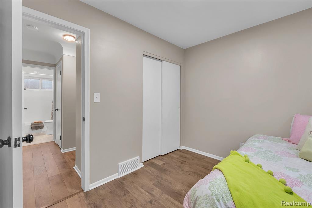 6159 N Highland Street, Dearborn Heights, MI 48127 — Photo 32