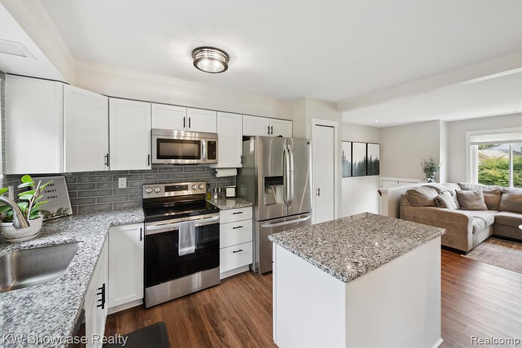 9296 Hilton Road, Brighton, MI 48114 — Photo 11