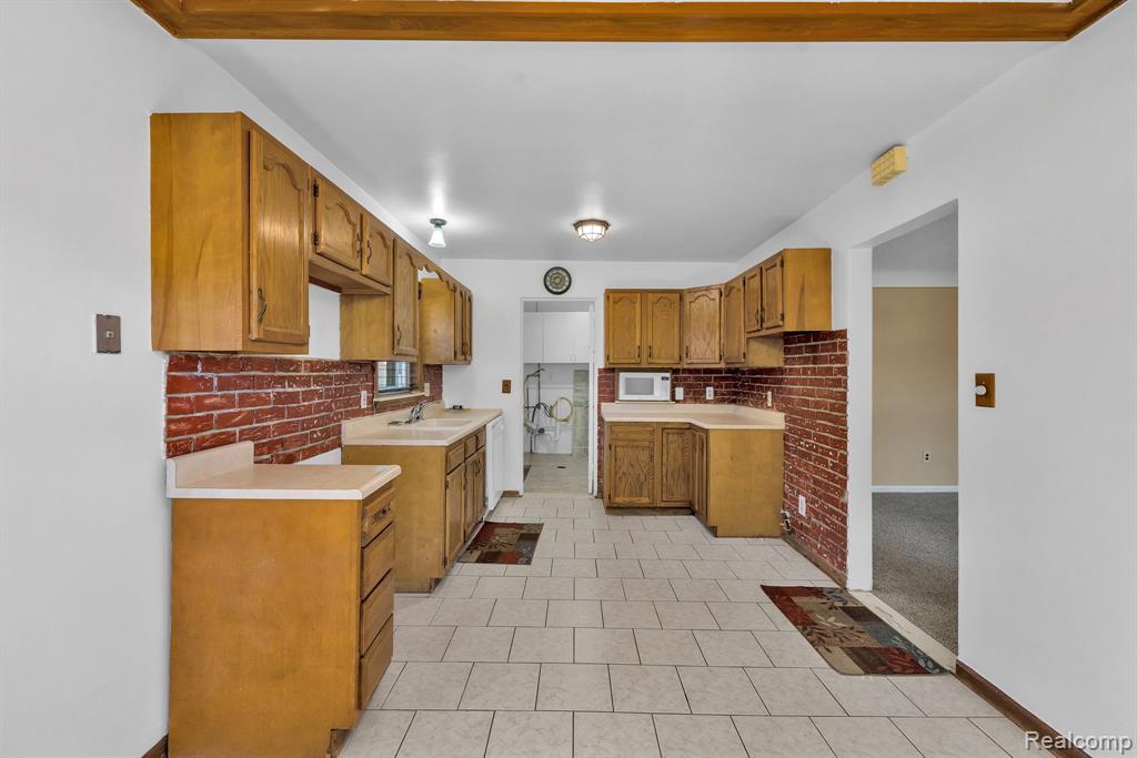 7411 N Vernon Street, Dearborn Heights, MI 48127 — Photo 9