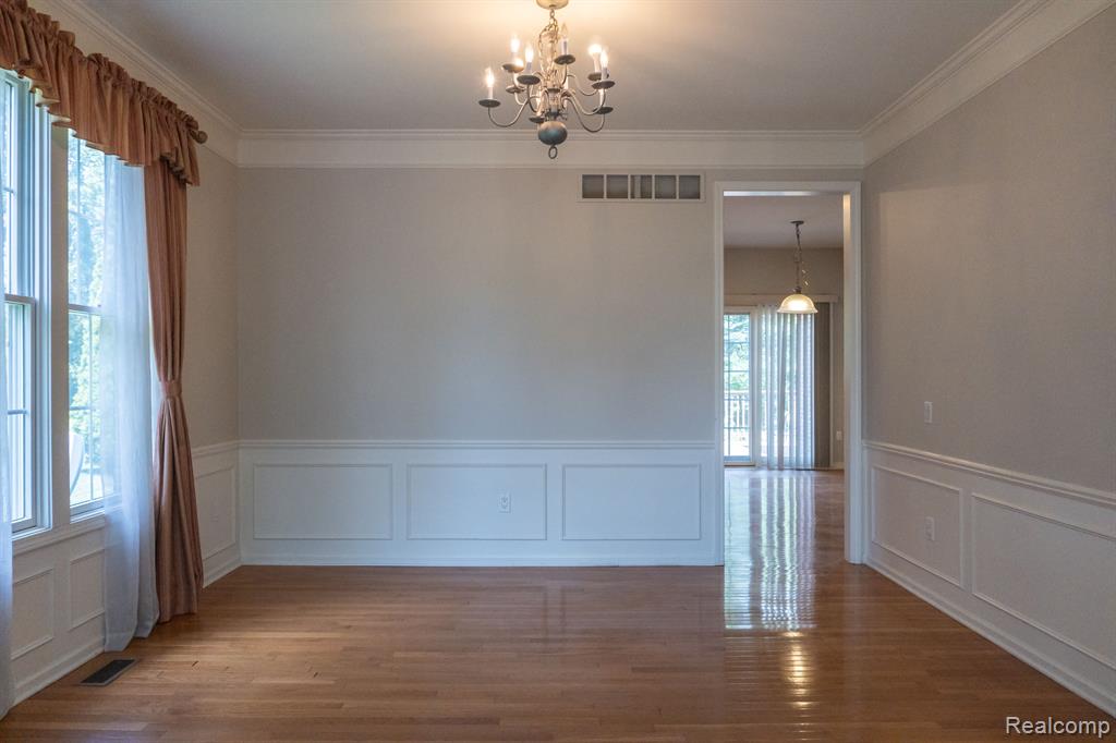 49028 FOUNDERS, Canton, MI 48187 — Photo 7