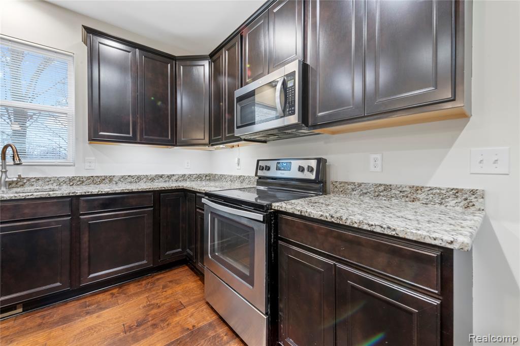 25835 Oberlin blvd, Novi, MI — Photo 17