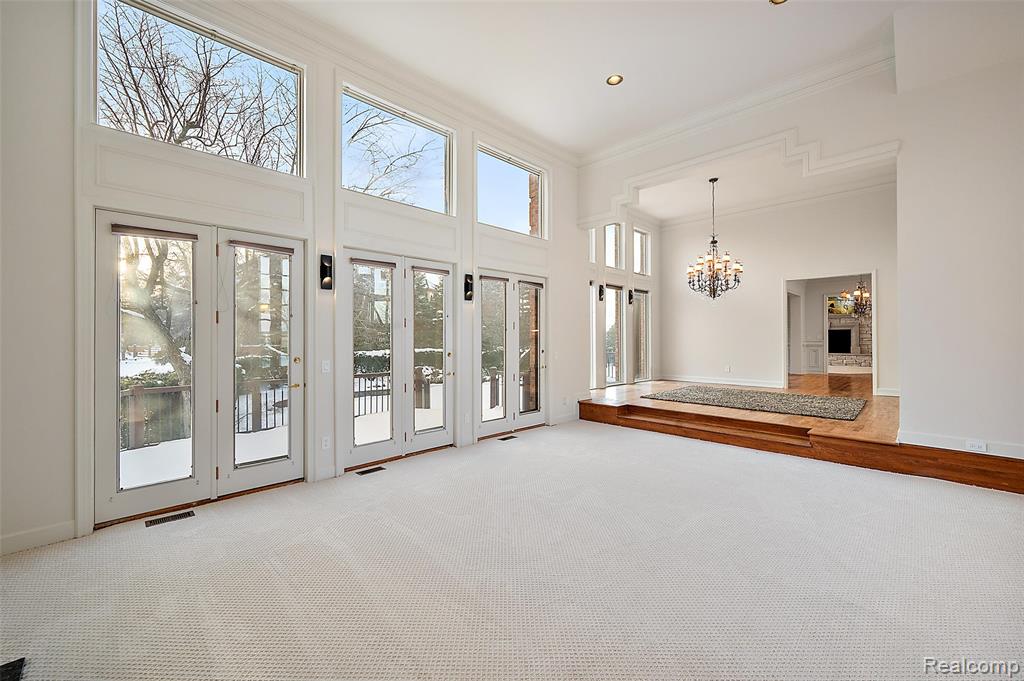5744 Lochmoor Court, Rochester, MI 48306 — Photo 11