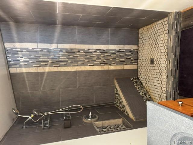 10001 E Goodall Road, 404, Durand, MI 48429 — Photo 29