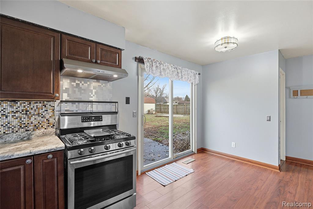6230 Barker Drive, Waterford, MI 48329 — Photo 10