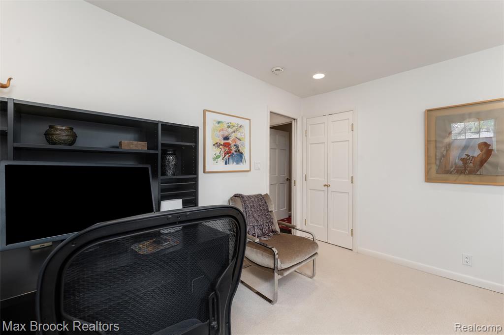919 W Glengarry Circle, Bloomfield Hills, MI 48301 — Photo 44