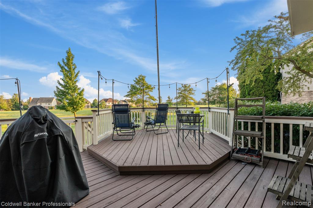 46969 Glastonbury Drive, Canton, MI 48188 — Photo 46