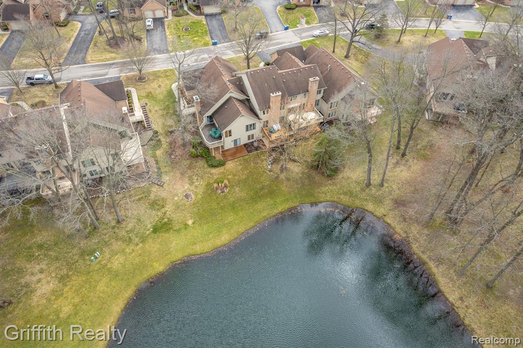 4553 GOLF VIEW Drive, Brighton, MI 48116 — Photo 6