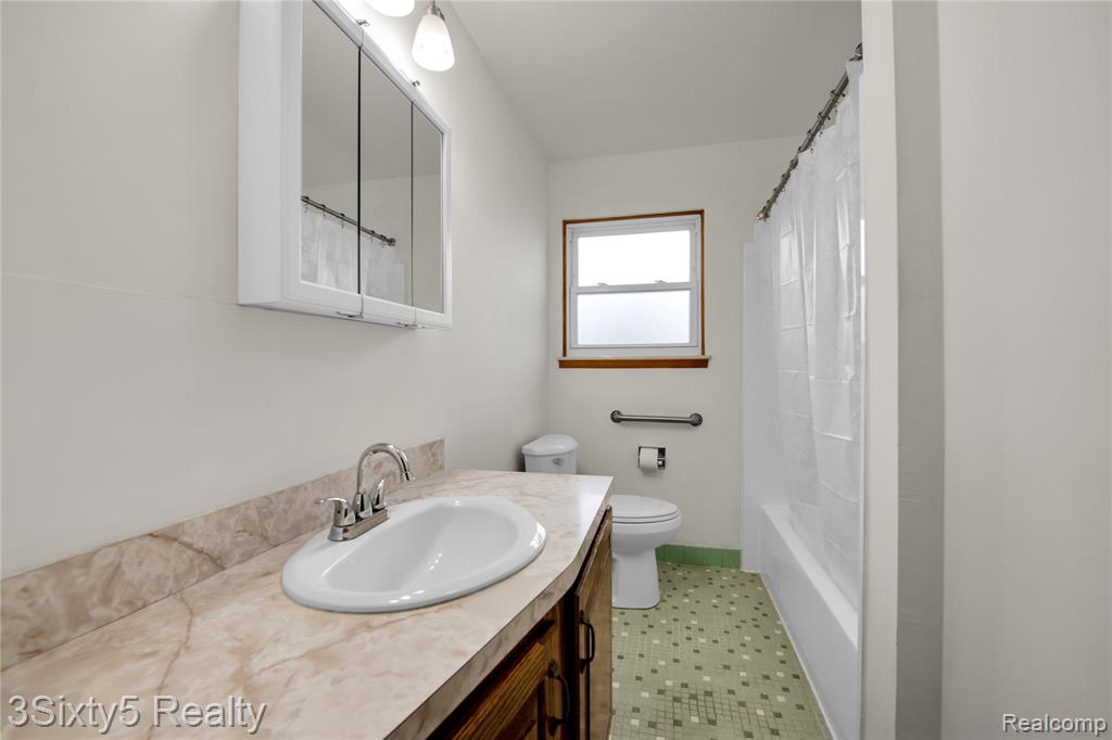 30572 S Gibraltar Road, Rockwood, MI — Photo 11