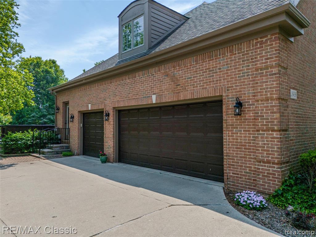 18438 Clairmont Circle E, Northville, MI 48168 — Photo 66