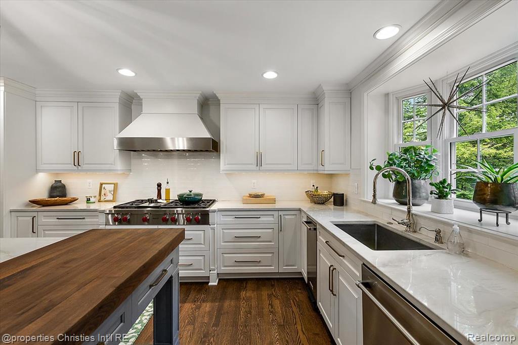 586 Fairfax Street, Birmingham, MI 48009 — Photo 15