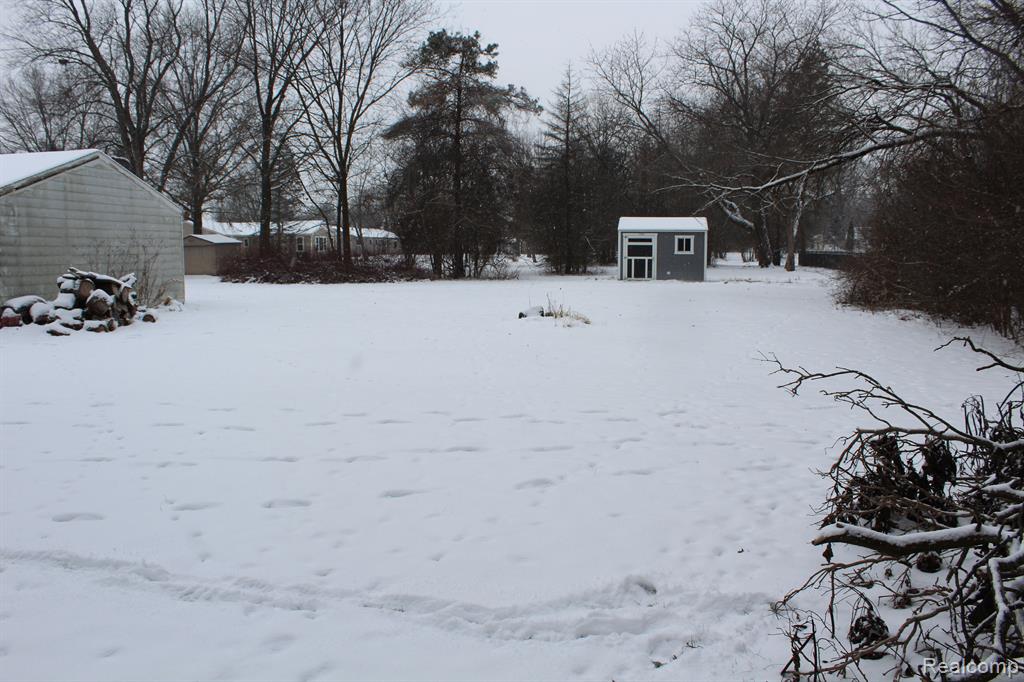 896 Grace Avenue, Rochester Hills, MI 48307 — Photo 24