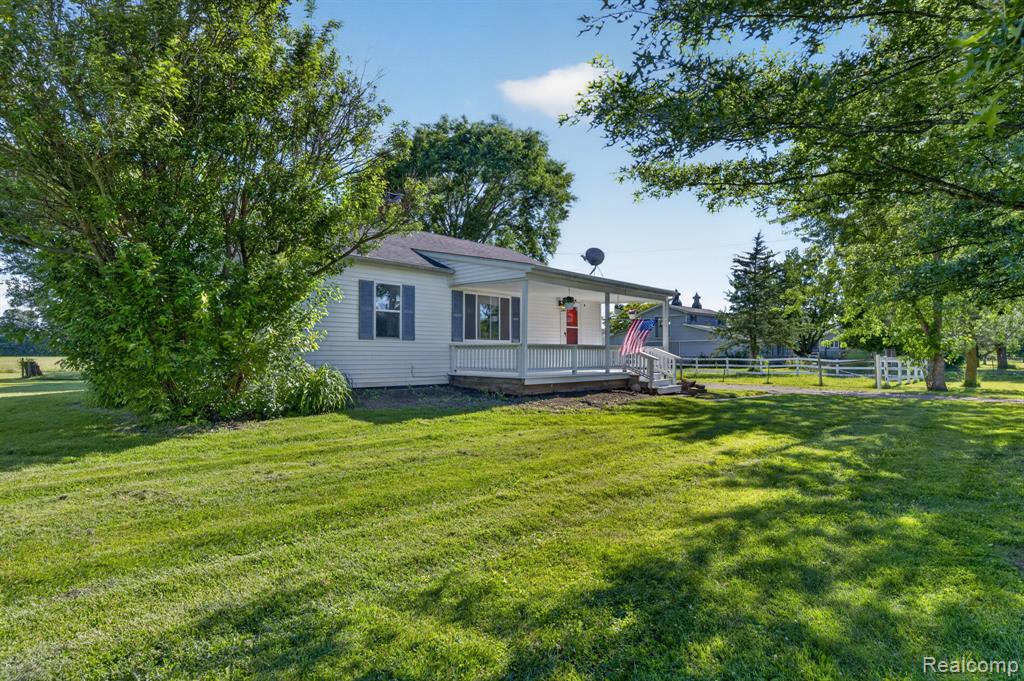 7077 Frances Road, Flushing, MI 48433 — Photo 5
