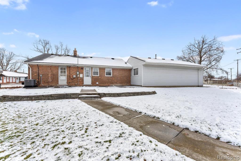 12822 Johanna Court, Riverview, MI 48193 — Photo 24