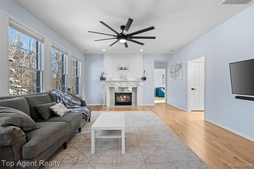 668 Berridge Circle, Lake Orion, MI — Photo 9