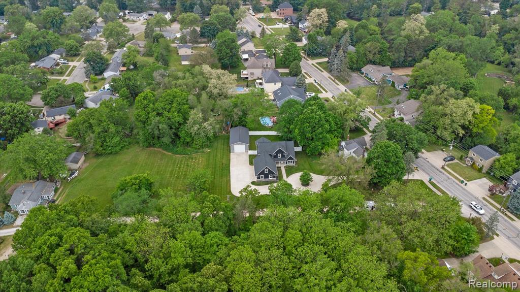 595 BRIGHTON LAKE RD, Brighton, MI 48116 — Photo 61
