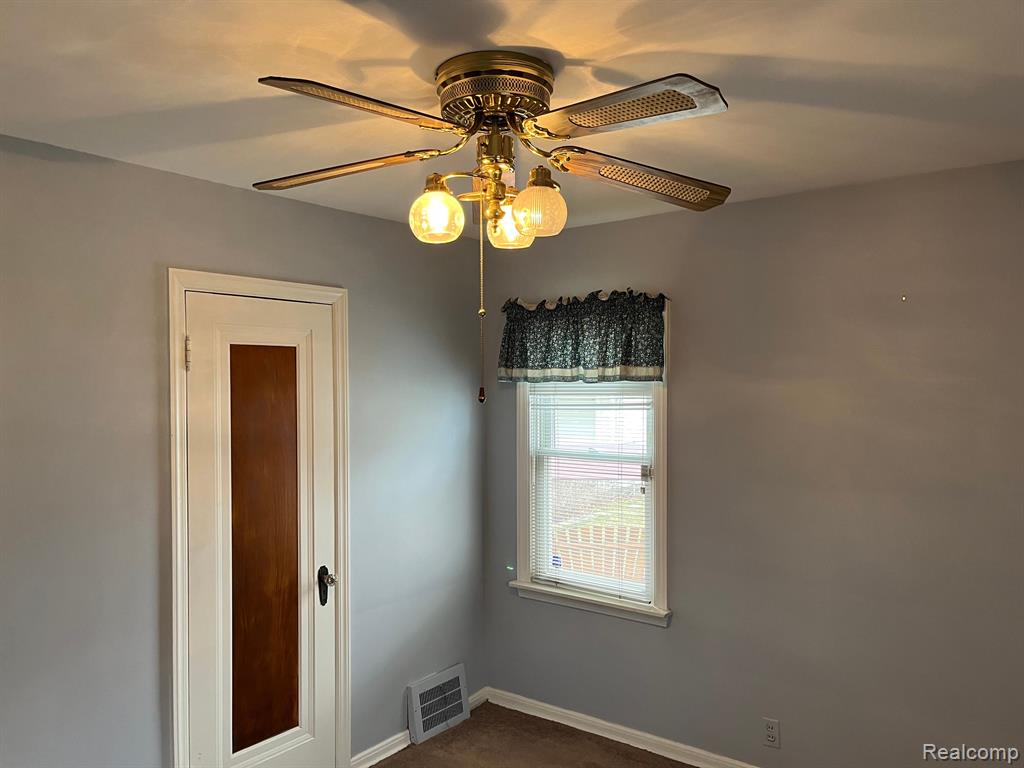 7553 WEDDEL Street, Taylor, MI 48180 — Photo 12