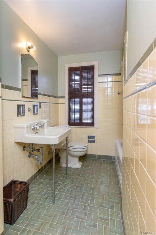 19451 ARGYLE Crescent, Detroit, MI 48203 — Photo 24