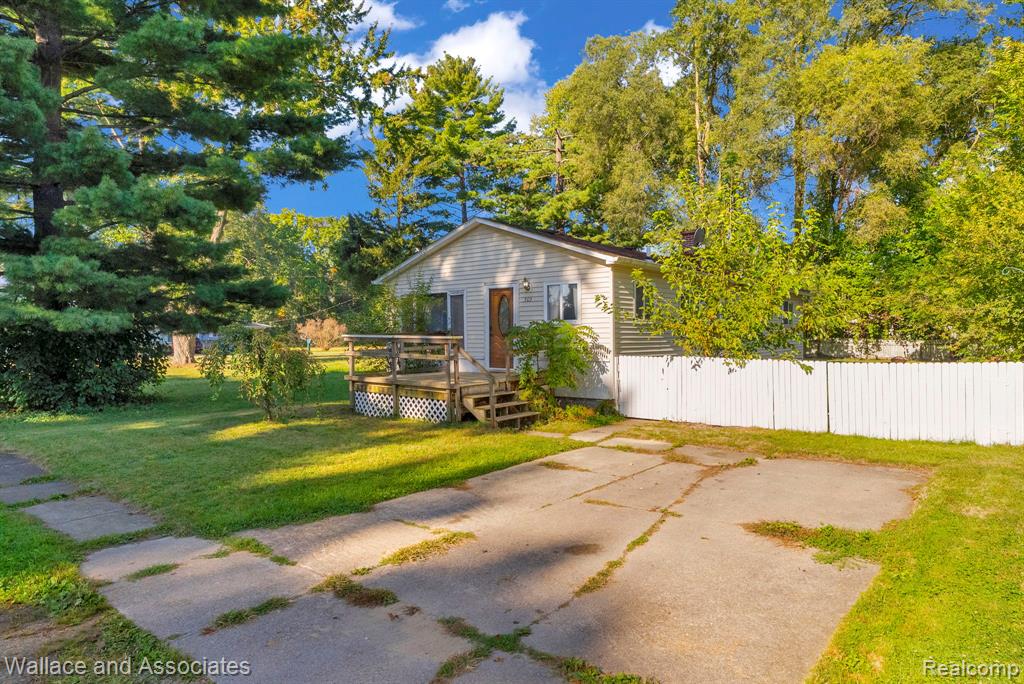 503 Fassett Street, Algonac, MI 48001 — Photo 3