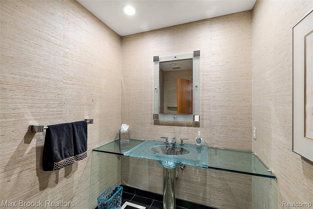 2797 Orchard Place, Orchard Lake Village, MI 48324 — Photo 12