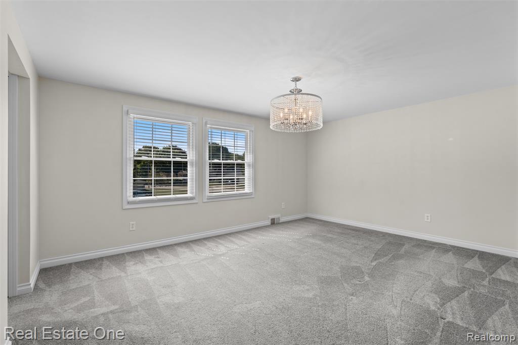 4090 Middlebury Drive, Troy, MI 48085 — Photo 39