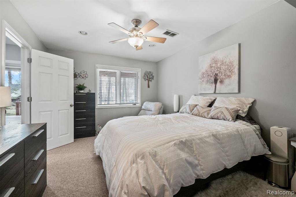7111 Elder Court S, West Bloomfield, MI 48324 — Photo 34