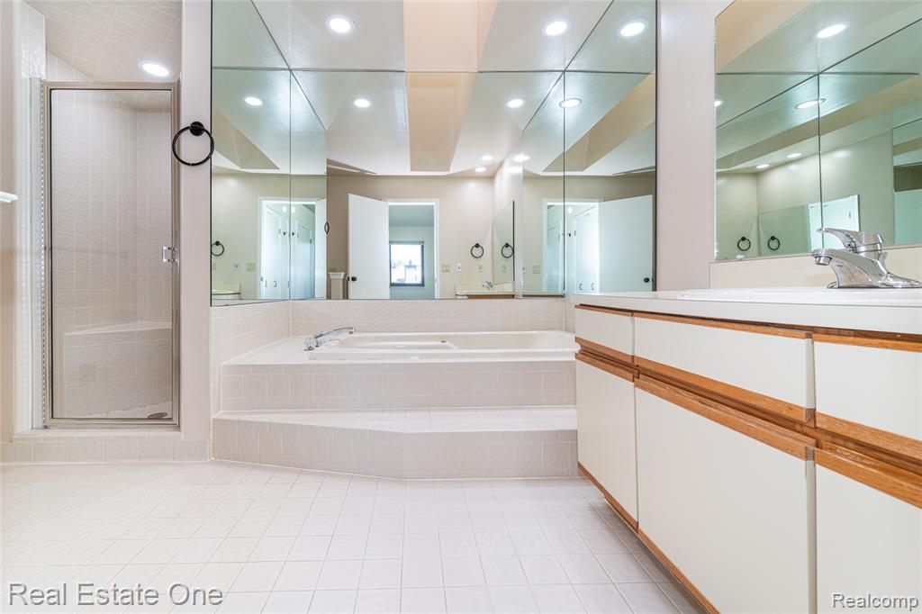 6250 Potomac Circle, West Bloomfield, MI — Photo 26