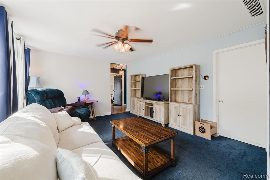 8515 Lake Road, Grosse Ile, MI 48138 — Photo 14