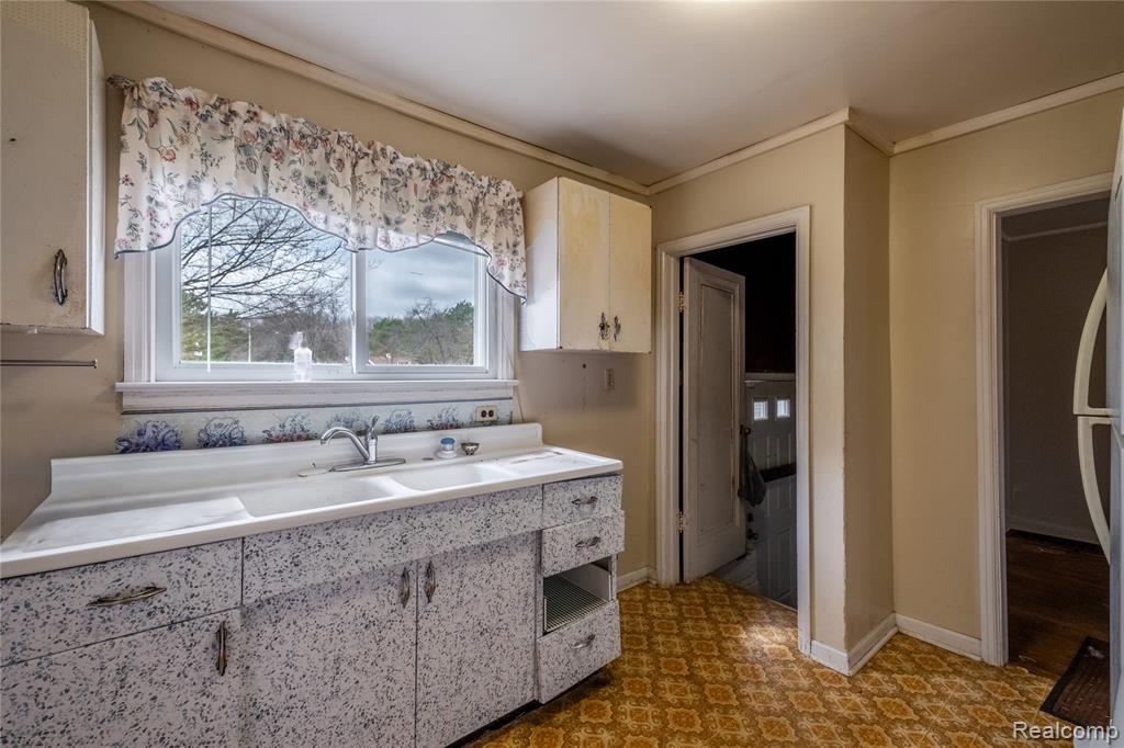 8219 N Genesee Road, Mount Morris, MI 48458 — Photo 9