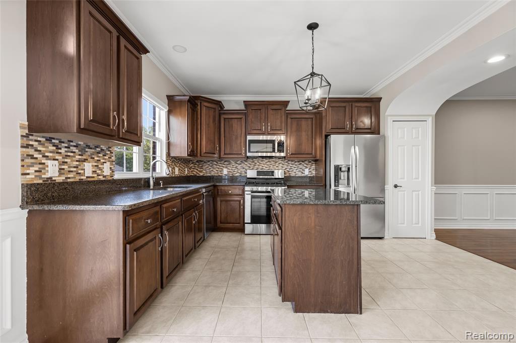 6065 Windemere Lane, Shelby Twp, MI 48316 — Photo 9